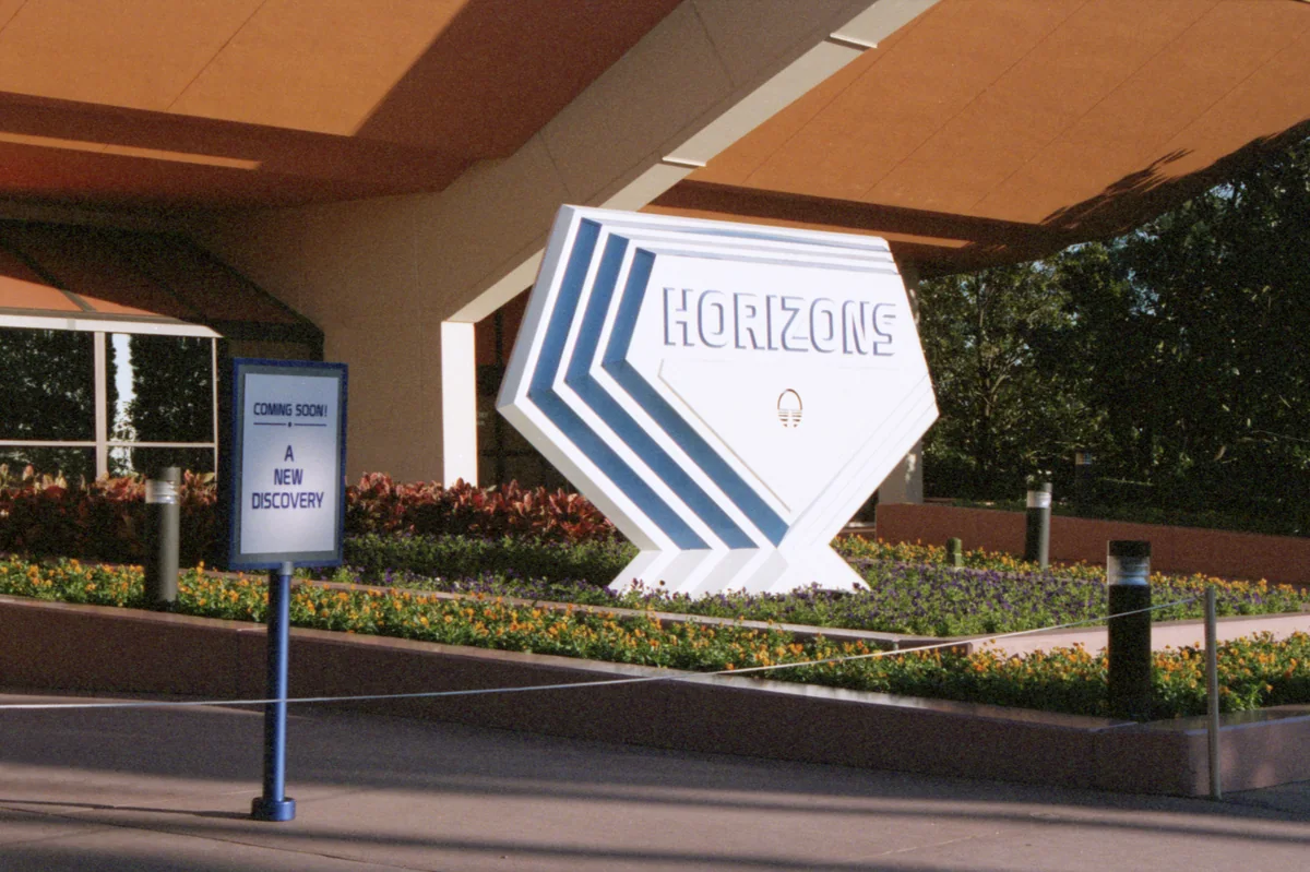 Horizons entrance sign behind a rope, beside a smaller Coming Soon sign.